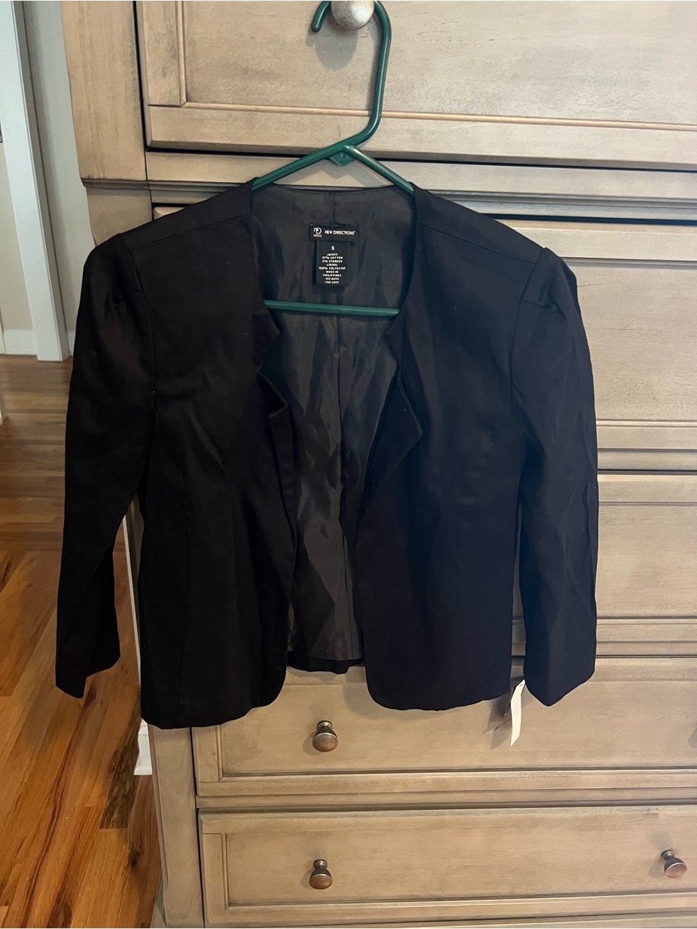 new directions Black Open-Front Cropped Blazer